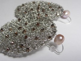 Orecchini cerchi argento con Swarovski e perla di fiume rosa