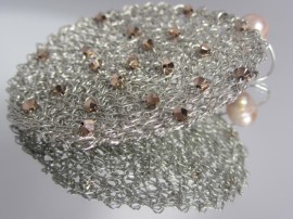 Orecchini cerchi argento con Swarovski e perla di fiume rosa